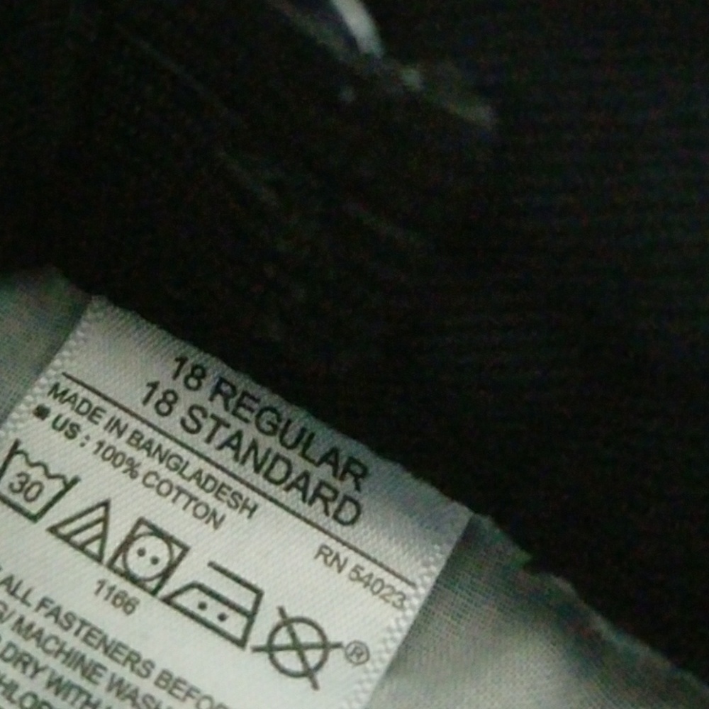 old navy pants - Picture 2 of 3